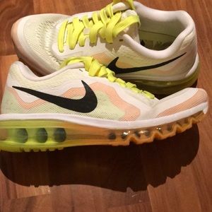 Nike Air Max Women’s Size 7